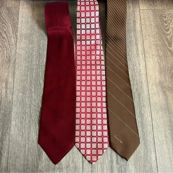 Bundle of 3 ties Boss, Oscar de Larenta, Pierre Cardin - Picture 2 of 10